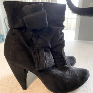Black ankle bootie